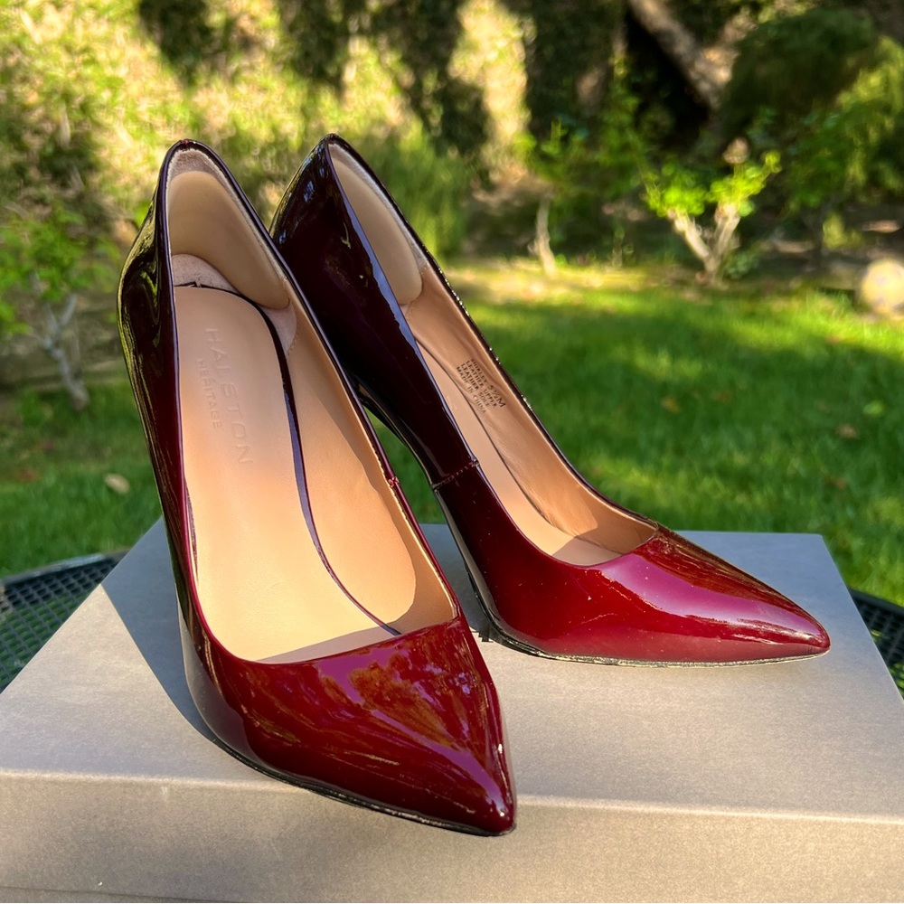 Halston Heritage pumps